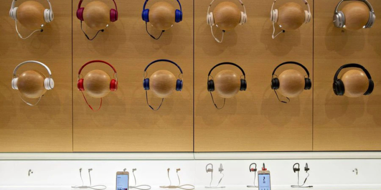 AirPods Studio ile Apple, üçüncü parti ses cihazlarına veda edecek!