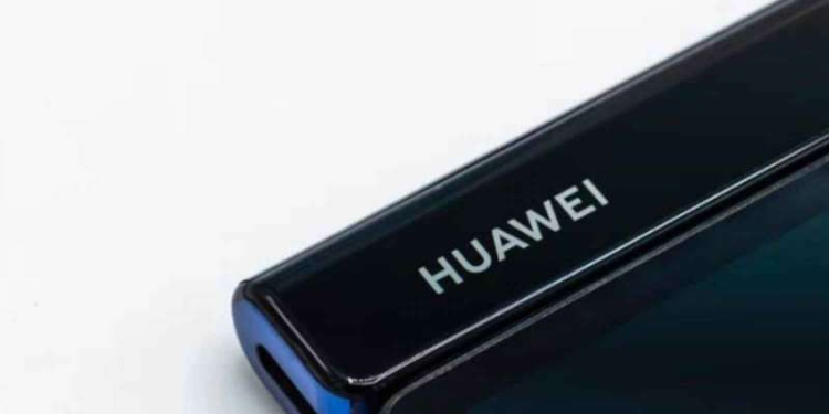 Huawei Mate X2, canlı görüntülendi!