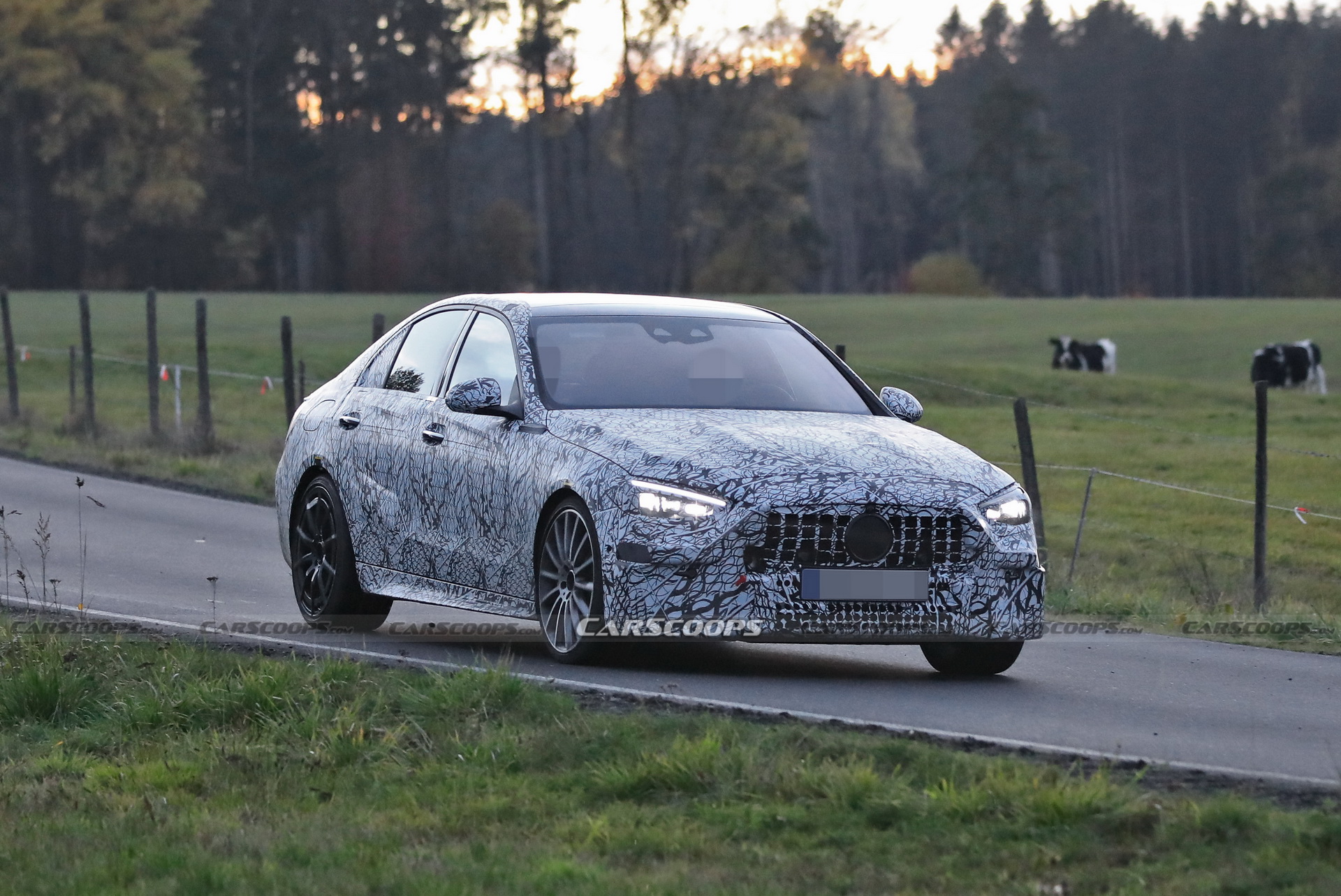 Yeni nesil Mercedes C43 AMG, küçük E Serisi gibi görünebilir!