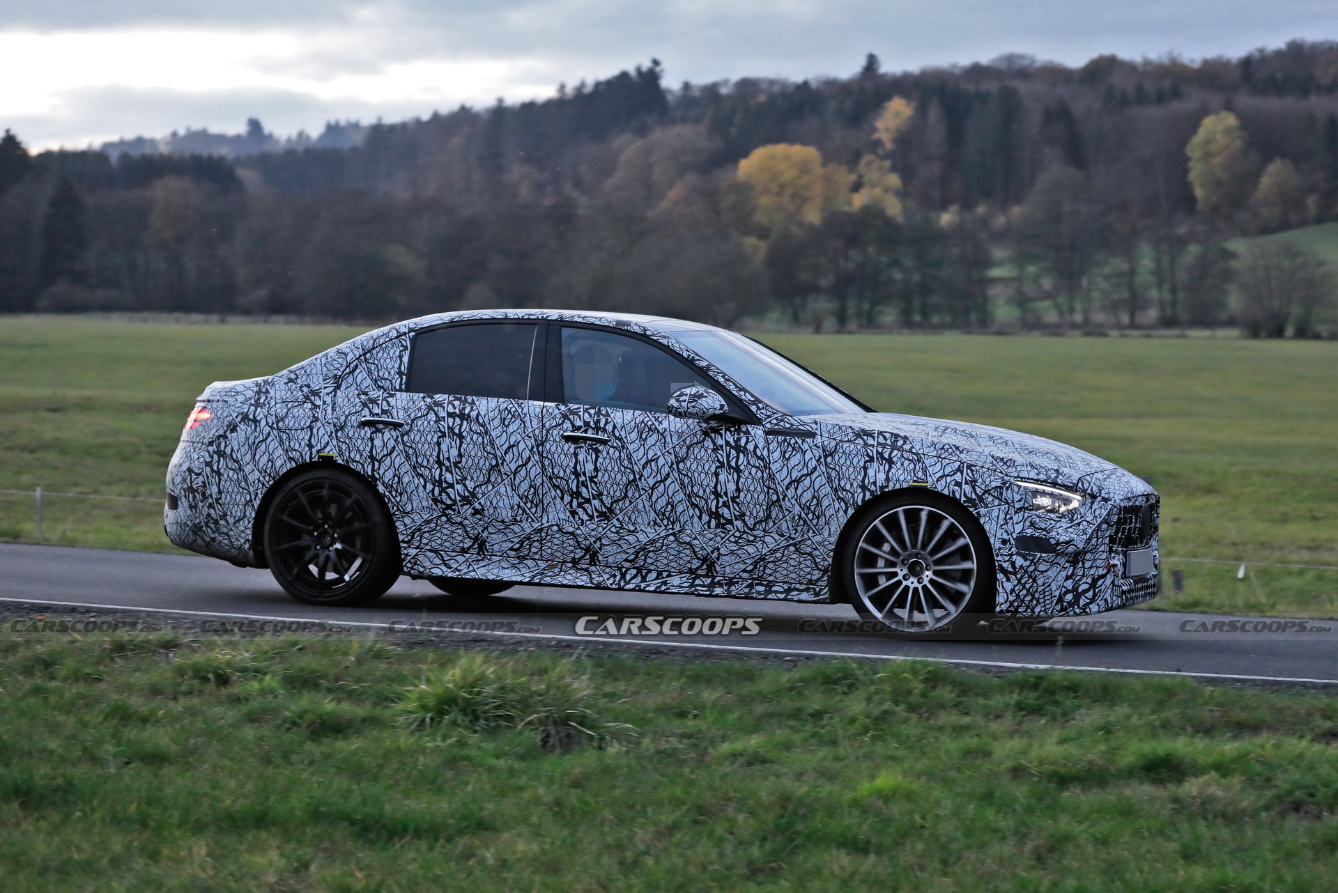 Yeni nesil Mercedes C43 AMG, küçük E Serisi gibi görünebilir!