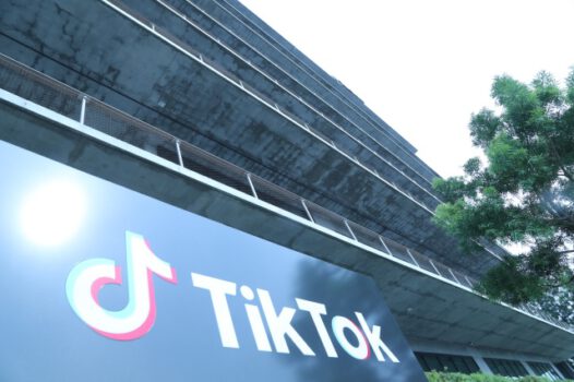 TikTok, ebeveyn denetimleri artık arama terimlerini, kullanıcıları ve hashtag'leri engelleyebilir