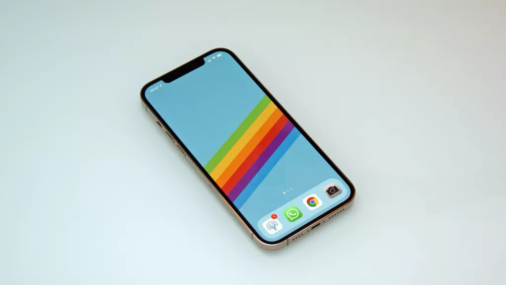 En az bir iPhone 13 modeli, tam kablosuz olarak gelebilir!