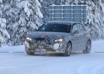 Yeni nesil Peugeot 308, kış testleri sırasında görüntülendi!