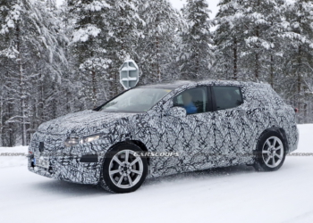 Üst seviye elektrikli SUV Mercedes EQS, kamuflajlı görüntülendi!