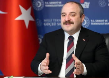 Sanayi ve Teknoloji Bakanı Varank, telefon üretimi için tarih verdi!