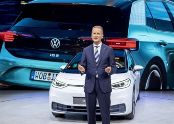 VW CEO'su, otonom araçların çıkış tarihi hakkında konuştu