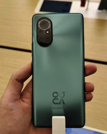 Huawei Nova 8 tasarımı