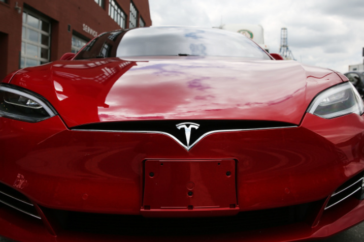 tesla, tam otonom
