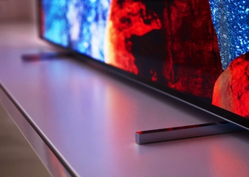 Philips TV XXL OLED panelleri ile ön plana çıkarıyor