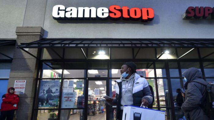 Dogecoin yeni GameStop mu?