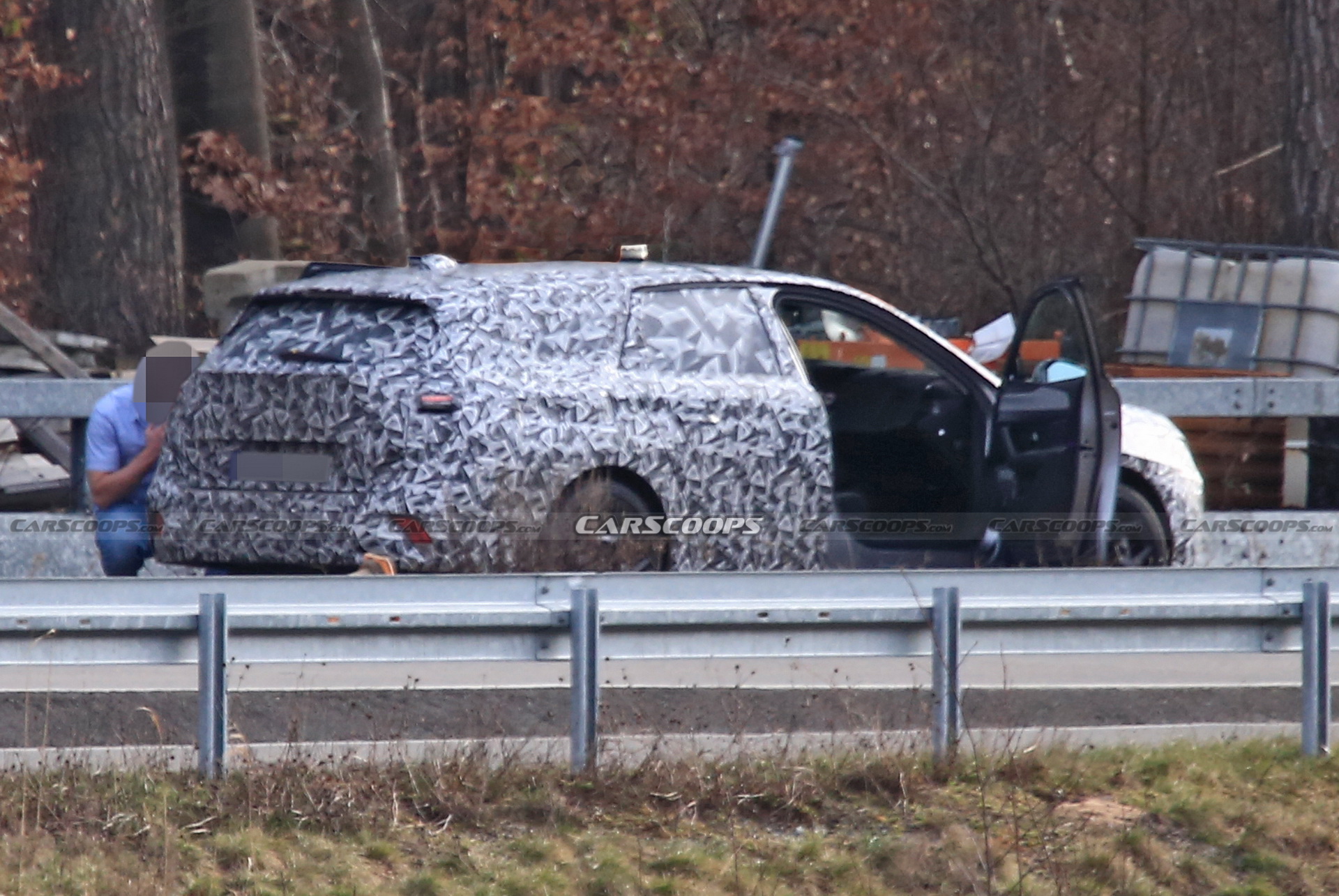 Yeni Peugeot 308, station gövdesiyle görüntülendi!