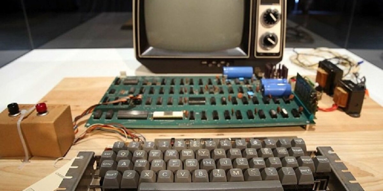 Apple’ın ilk bilgisayarı