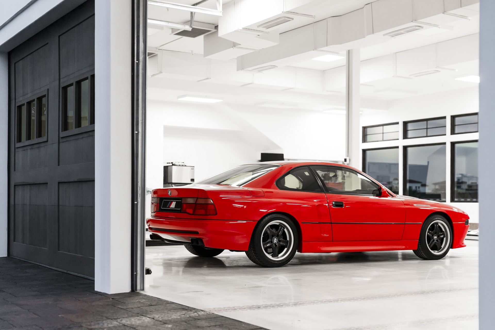 Dünyanın ilk ve tek BMW M8 E31'i yollara tekrar çıkacak!