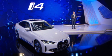 BMW'den Tesla Model 3'e rakip: BMW i4 !