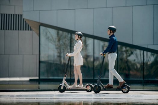 Xiaomi 27 İnç 165 Hertz Oyun Monitörü, Wi-Fi 6 Dağıtıcı, Yeni Bir Scooter ve Fritöz Tanıttı!