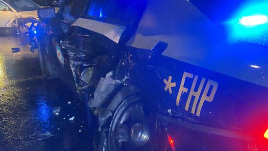 Tesla Model 3, Park Halindeki Bir Polis Arabasına Çarptı! Tesla Model 3, Park Halindeki Bir Polis Arabasına Çarptı!