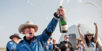 Jeff Bezos, Blue Origin’e 2 Kat Daha Çok Zaman Ayırıyor