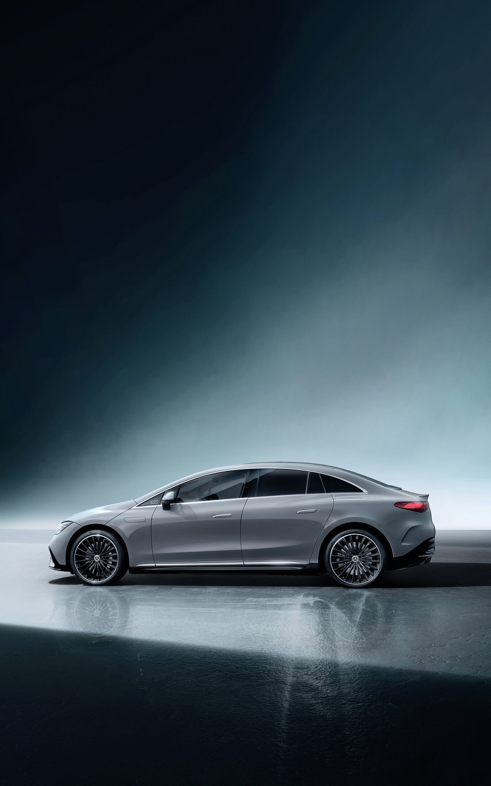 %100 elektrikli Mercedes EQE tanıtıldı!