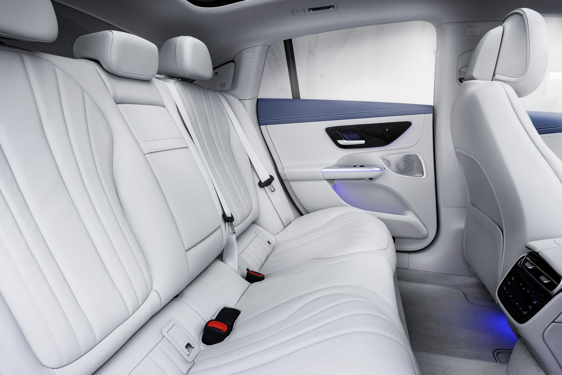 %100 elektrikli Mercedes EQE tanıtıldı!
