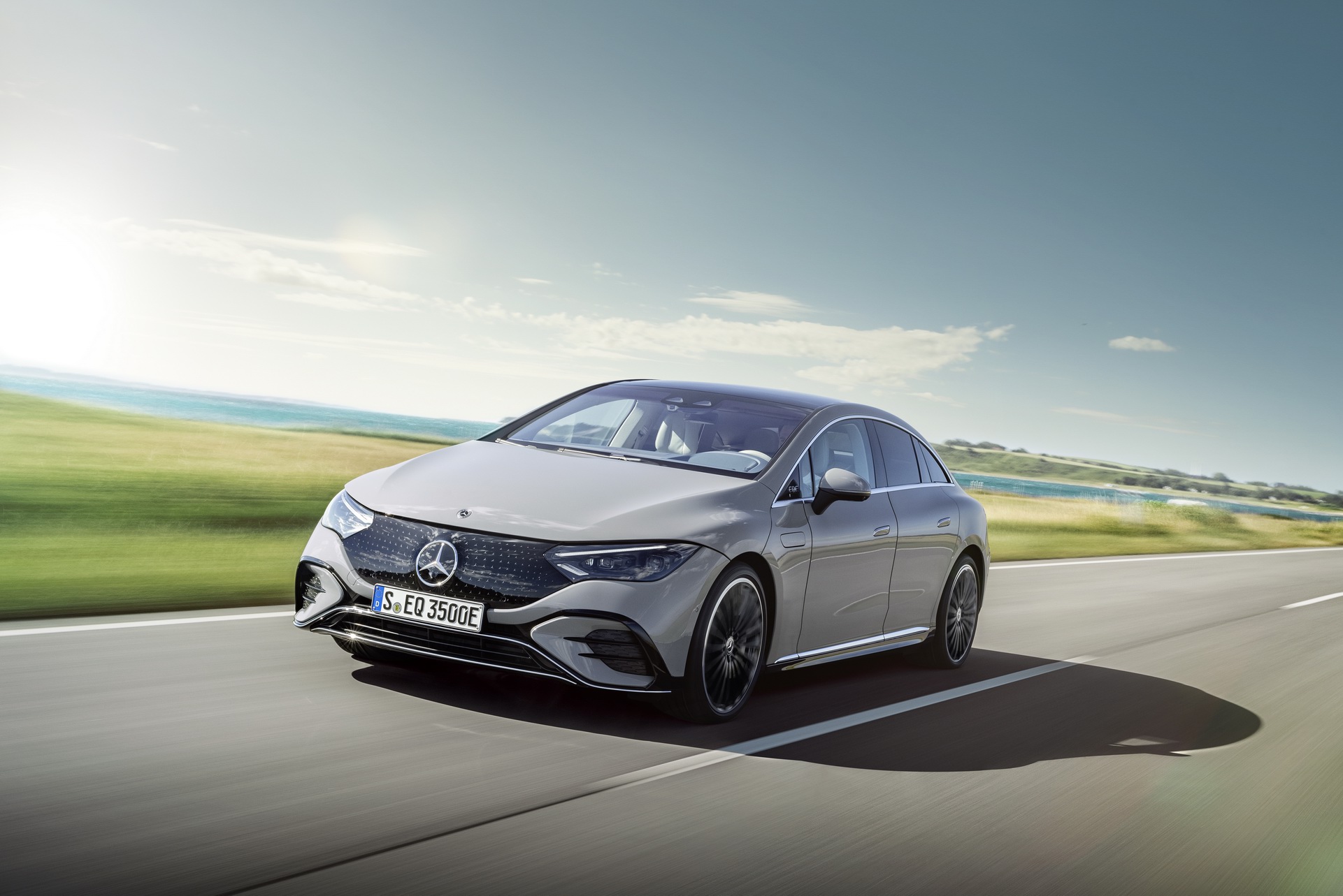 %100 elektrikli Mercedes EQE tanıtıldı!