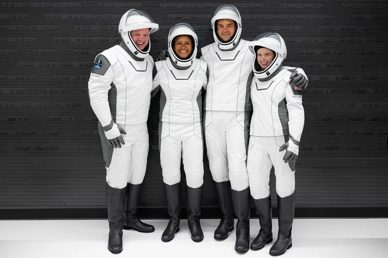 SpaceX, İlk Uzay Turizmi Yolcularının Uzayda Neler Yaptıklarını Paylaştı SpaceX, İlk Uzay Turizmi Yolcularının Uzayda Neler Yaptıklarını Paylaştı