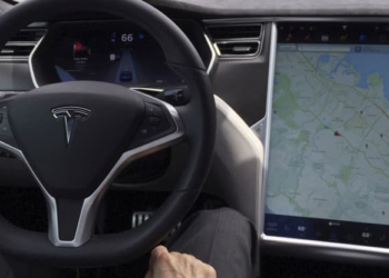 Tesla Oto Pilotu Diğer 12 Otomobil Üreticisinin Sistemiyle Karşılaştırılacak!