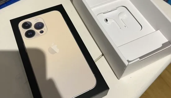 Fransa'da Satılan iPhone Kutularında Bu Yıl Da EarPods Olacak Fransa'da Satılan iPhone Kutularında Bu Yıl Da EarPods Olacak