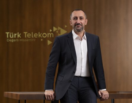 Türk Telekom CEO’su Ümit Önal Dünya Mobil Kongresi'nde Açıklama Yaptı