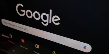 Google Arama, Masaüstünde Yeni Bir Simsiyah Koyu Temayı Test Ediyor!