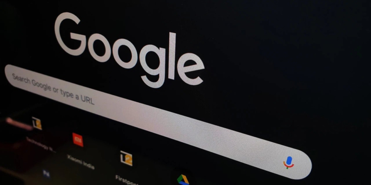 Google Arama, Masaüstünde Yeni Bir Simsiyah Koyu Temayı Test Ediyor!