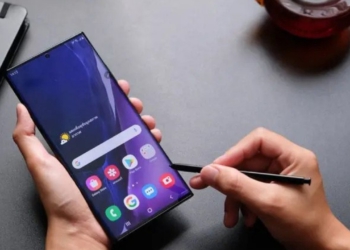 Samsung, Galaxy Cihazlardaki 10.000 Popüler Uygulamanın Performansını Kısıtlıyor!