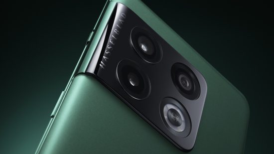 OnePlus Kullanıcıları Dinledi: OnePlus 10 Pro Küresel Pazara Açılıyor!