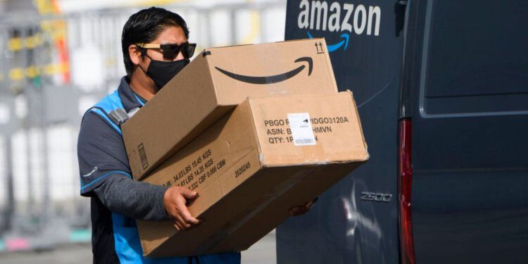 Amazon, Çevrimiçi Satışların Düşmesi Nedeniyle Kayıp Bildirdi