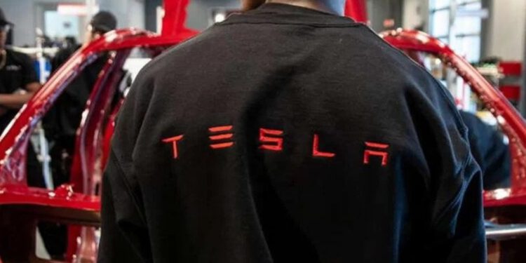 Elon-Musk-Tesla-Calisanlarinin-10unu-Isten-Cikardigini-Dogruladi