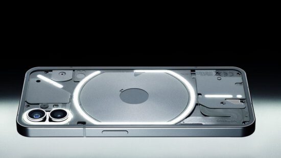 "Nothing Phone" İlginç Tasarımı İle Pazarı Aydınlatmayı Hedefliyor