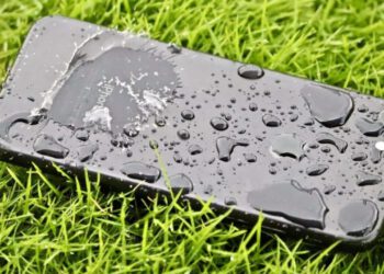 Gelecekteki-iPhonelar-Su-Altinda-Kullanilabilir