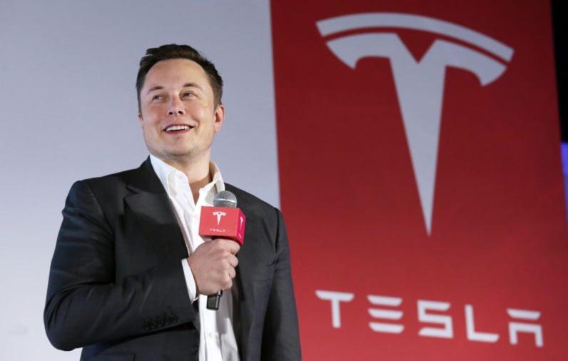 Tesla-Iki-Yil-Icinde-Ilk-Kez-Teslimatlarda-Dususle-Karsi-Karsiya