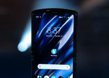 Moto X30 Pro Geliyor: Dünyanın İlk 200MP Kameralı Telefonu Olacak!