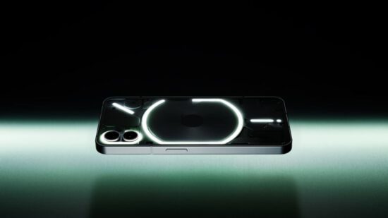 Nothing Phone (1): "Lite" Model Mi Geliyor? Nothing Phone (1): "Lite" Model Mi Geliyor?