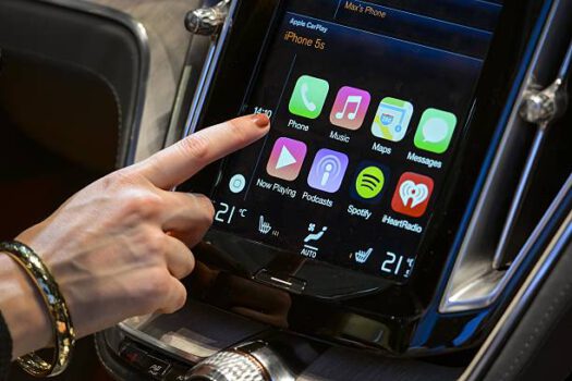 Apple'ın Yeni Araba Yazılımı, Otomotiv Endüstrisine Bir Truva Atı Olabilir