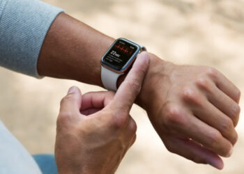 Apple-Watch-Pro-47-mm-Kasa-ve-Duz-Ekrana-Sahip-Olabilir