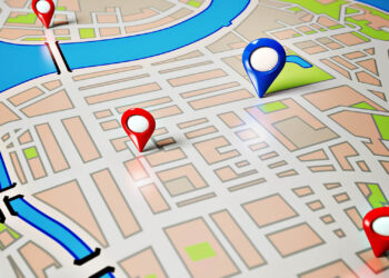 Google-Haritalar-Ormanin-Ortasinda-Bir-Ucak-Buldu