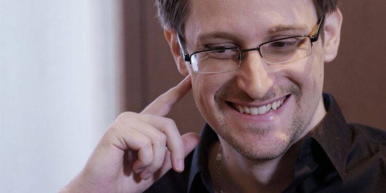 Edward-Snowden