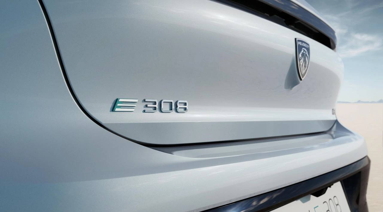 Peugeot-E-308-Tanitildi