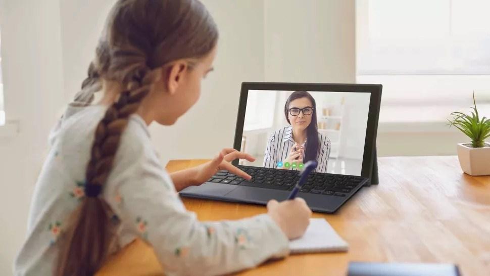 Asus ExpertBook B3 Piyasaya Sürüldü