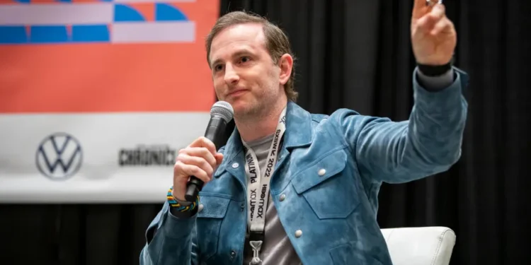 Tesla, Airbnb Kurucu Ortağı Joe Gebbia'yı Yönetim Kuruluna Ekledi