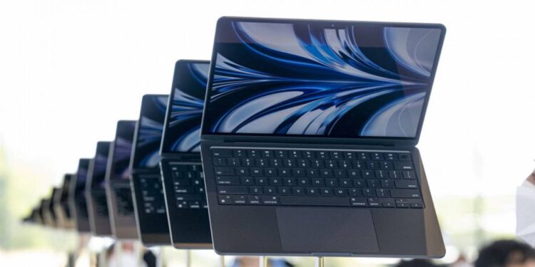 Analistler-En-buyuk-Bes-PC-Sirketinden-Sadece-Apple-Buyuyor