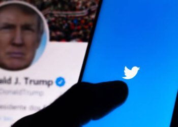 Trump-Twitter-Artik-Akilli-Ellerde