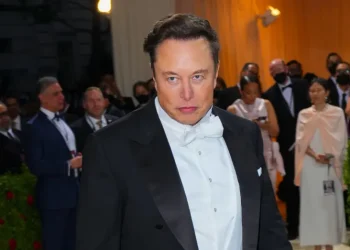 Tesla Hisseleri %35'ten Fazla Düştü