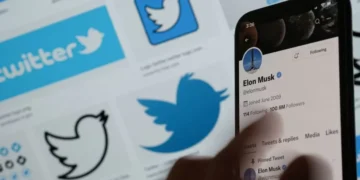 Eski Yönetici, Twitter'ın Mavi Tik Ücretiyle Sihrini Kaybedeceğini Söylüyor